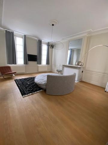 אמיינס Appartement Victor Hugo מראה חיצוני תמונה