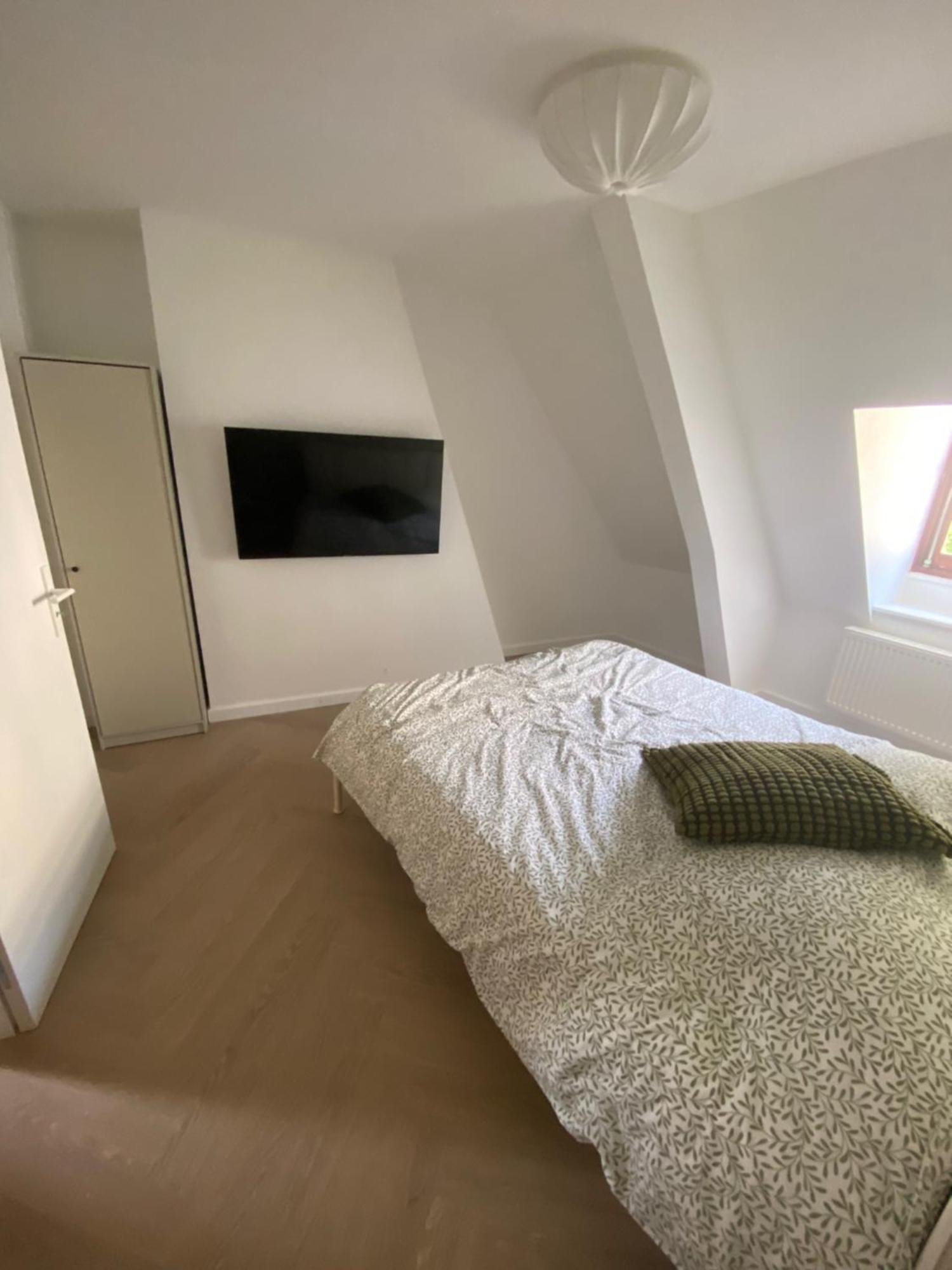 אמיינס Appartement Victor Hugo מראה חיצוני תמונה